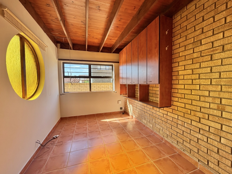 4 Bedroom Property for Sale in Noorsekloof Eastern Cape